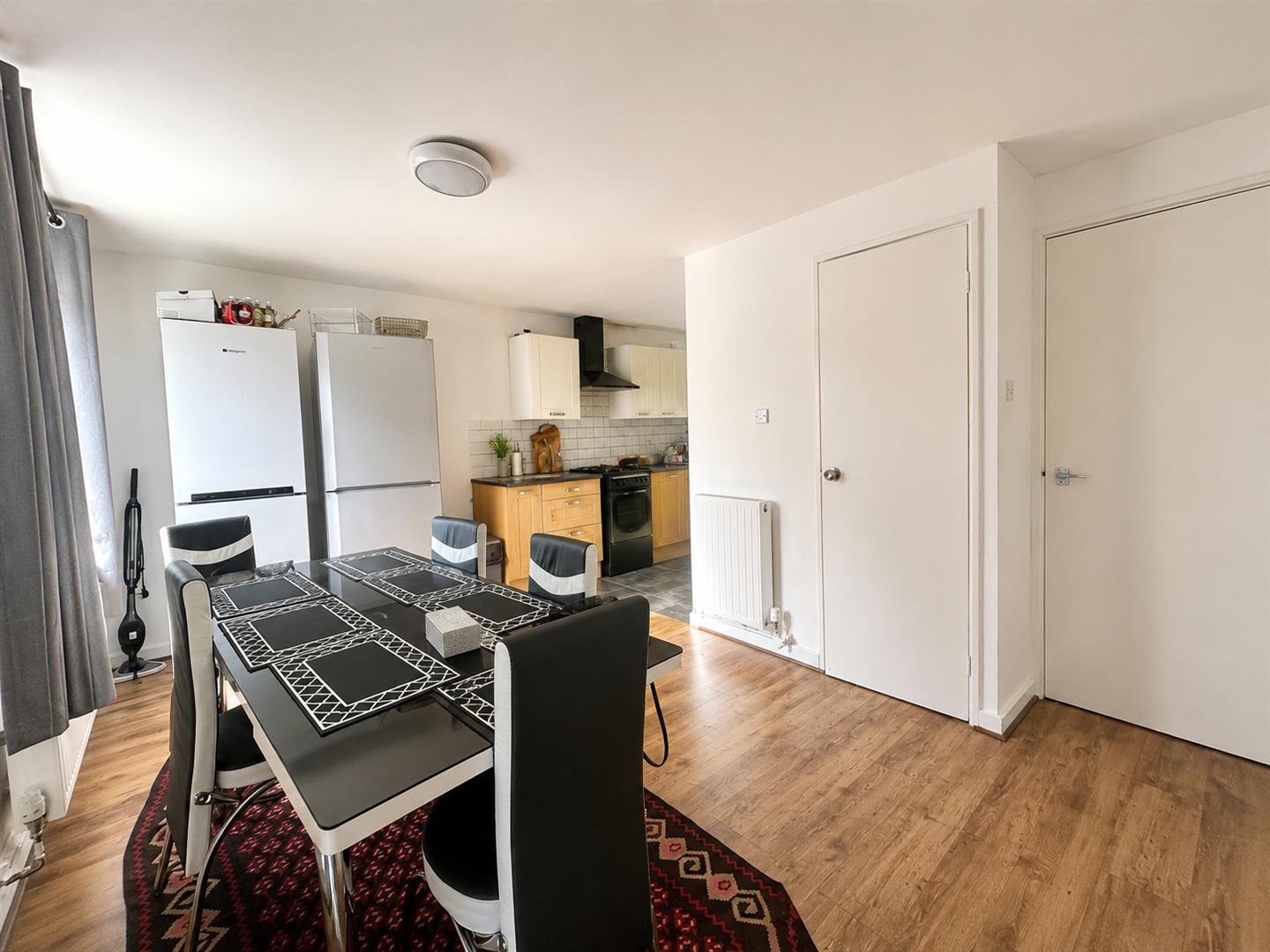 3 bed property in Glazier Drive, Milton Keynes